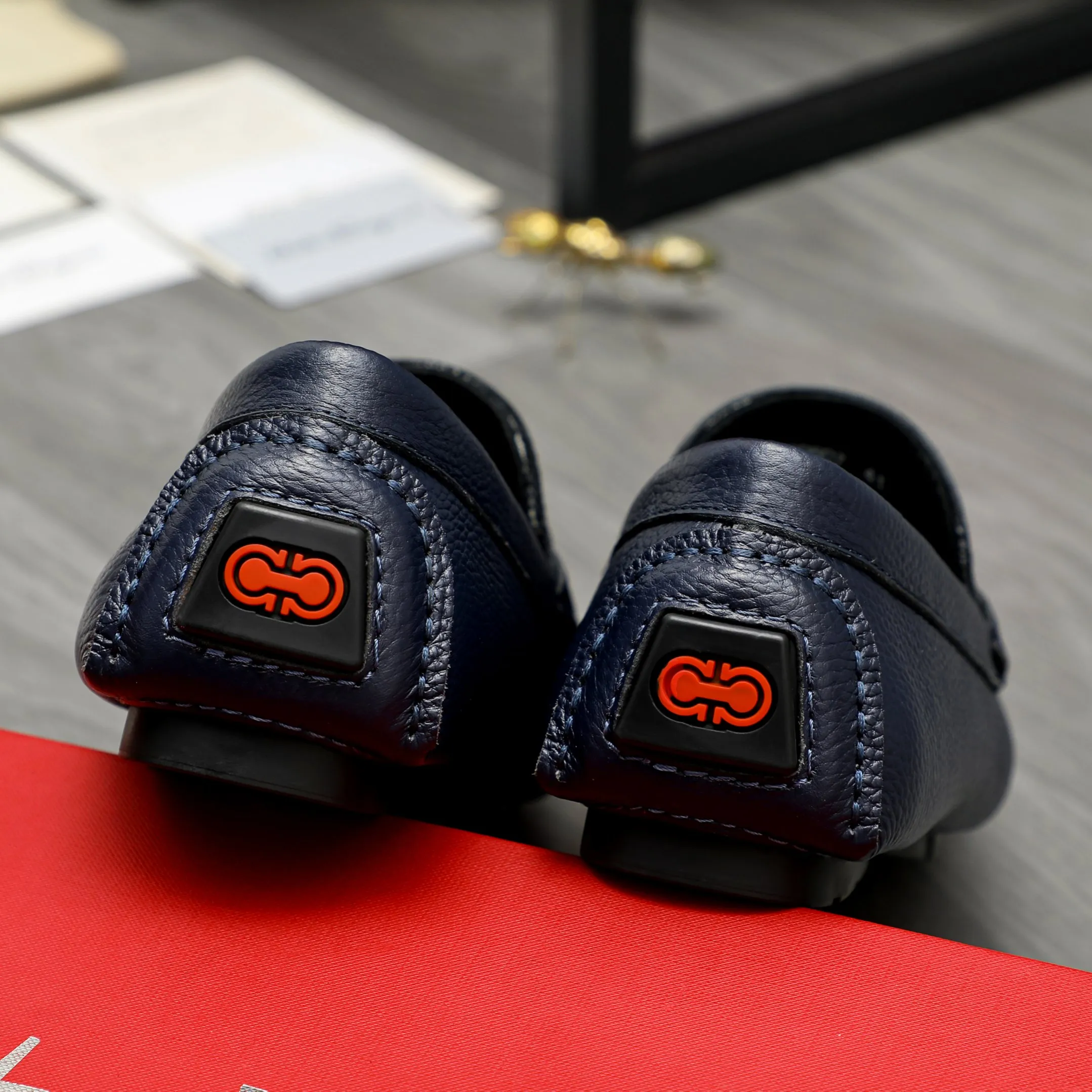 Men's shoes 💰420 Product trademark: Ferragamo "Ferragamo" business casual slip-on shoes Regular size: 38-46 (45.46 is custom-made and non-returnable) Product materials: Selected pebbled cowhide upper, sheepskin lining, original rubber outsole